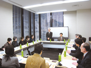 消費者意見交換会の風景(中央奥 浦野会長)